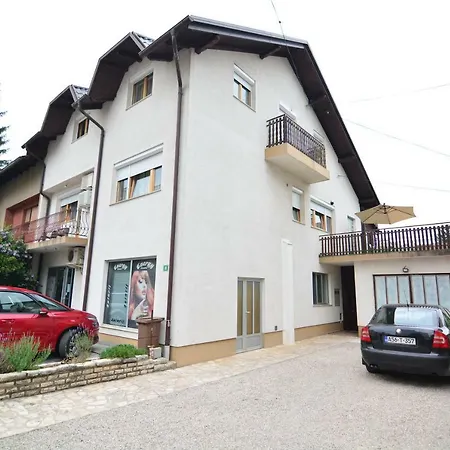 Nela Apartman